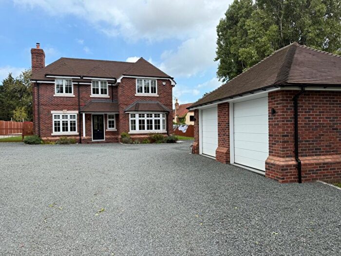 5 Bedroom Detached House For Sale In Hawthorn Lane, Warfield, Bracknell, RG42