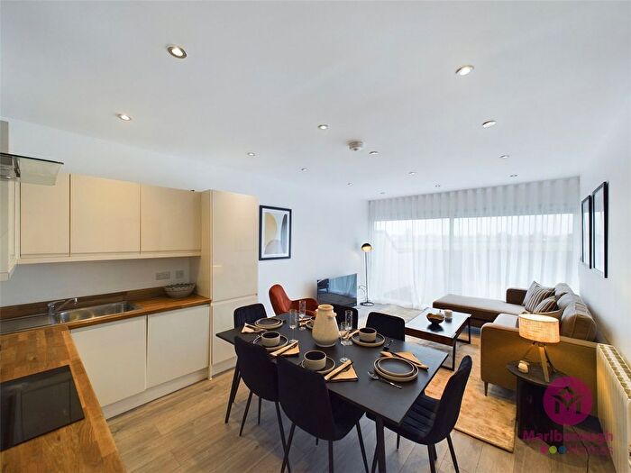 3 Bedroom End Of Terrace House To Rent In Cottage Walk, Roding Lane North, Woodford, Essex, IG8