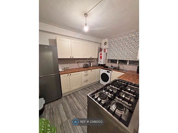 5 Bedroom Flat To Rent In Vallance Road, London, E1