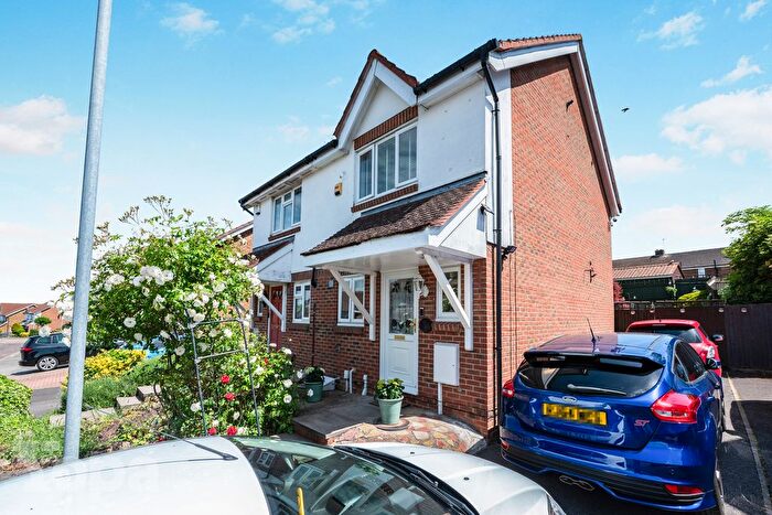 2 Bedroom Semi Detached House For Sale In Richmond Drive, Gravesend, DA12