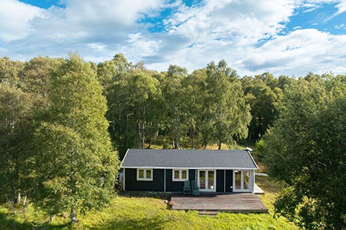 3 Bedroom Property For Sale In The Green Man Cabin, Balnain, IV63