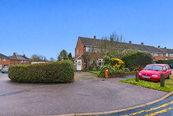 3 Bedroom End Of Terrace House For Sale In Redwood Drive, Hemel Hempstead, HP3