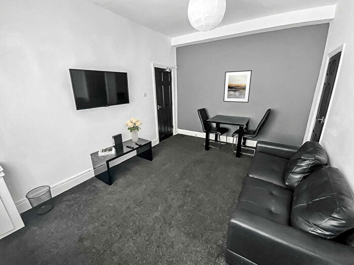 4 Bedroom House To Rent In Highfield Road, Salford, M6