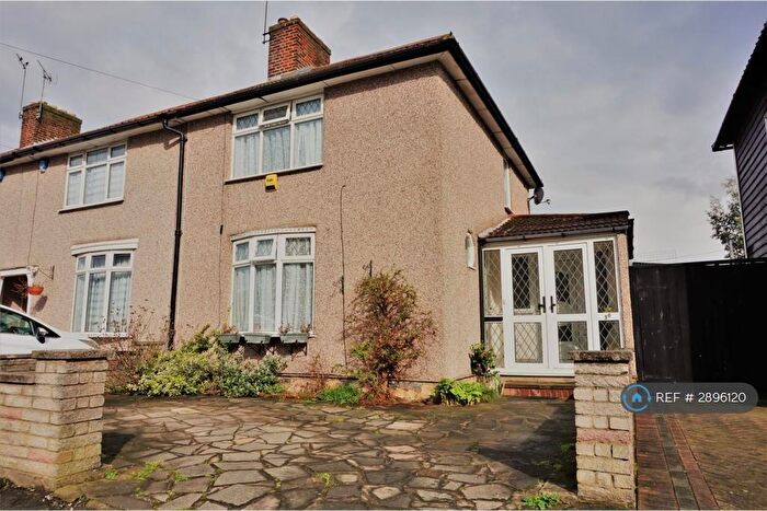 2 Bedroom End Of Terrace House To Rent In Lymington Road, Dagenham, RM8