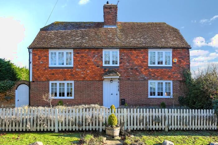 4 Bedroom Detached House For Sale In Reading Street, Tenterden, Kent, TN30