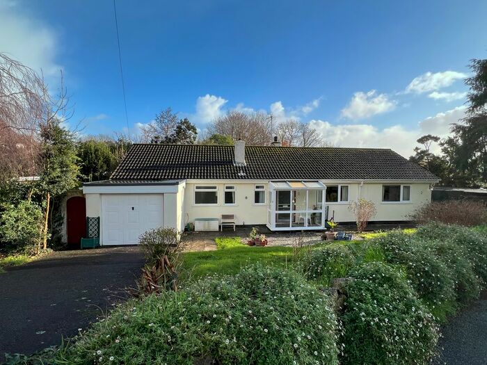 Houses for sale & to rent in TR18 9FR, Penzance Central Penzance