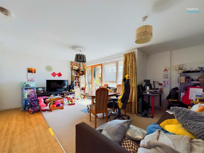 2 Bedroom Flat To Rent In Francis Street, Brighton, BN1