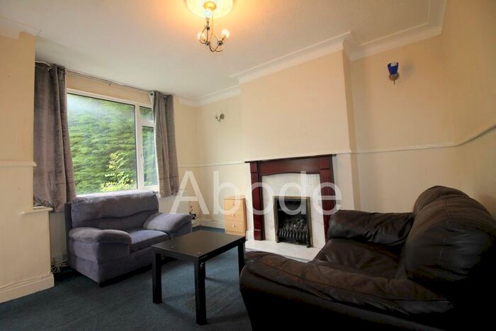 3 Bedroom Property To Rent In Kelso Gardens, Leeds, West Yorkshire, LS2