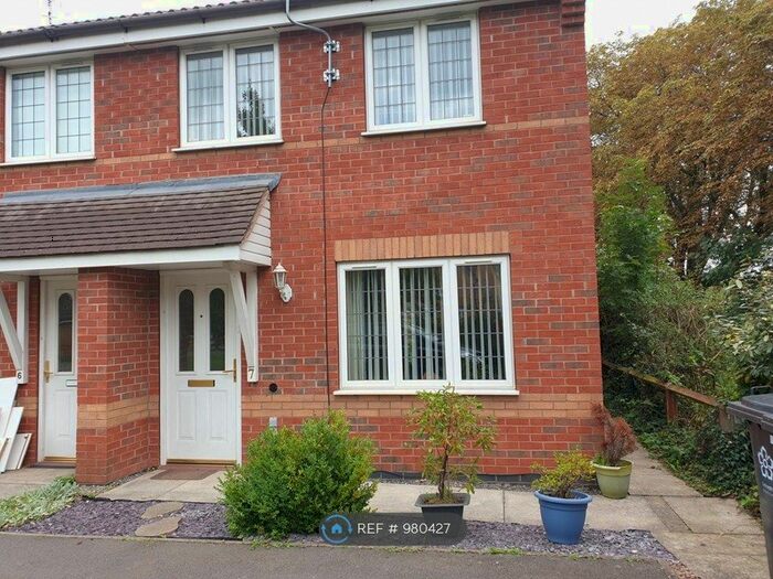 3 Bedroom Semi-Detached House To Rent In Leicester, Leicester, LE3