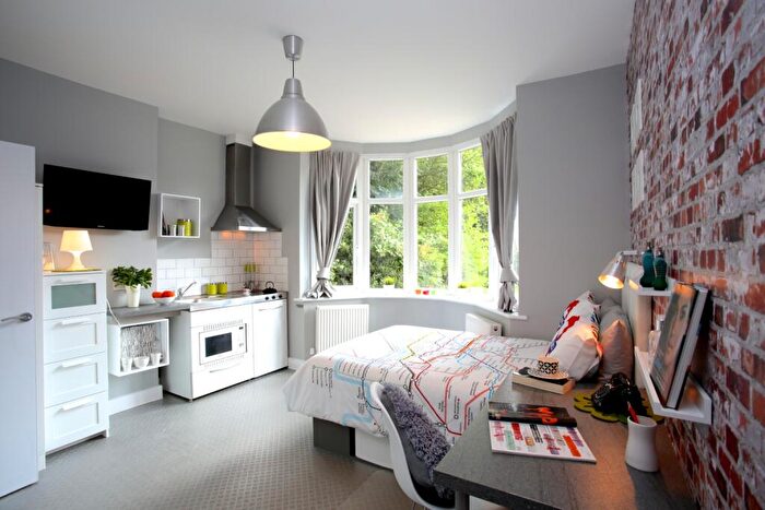 Studio To Rent In London Road, Luton, Bedfordshire, LU1