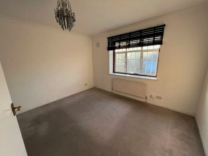 2 Bedroom Flat To Rent In Joel Street, Northwood Hills, Middlesex, HA6