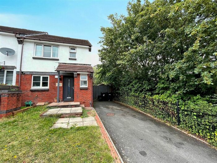 3 Bedroom End Of Terrace House For Sale In Road, Paignton, TQ3