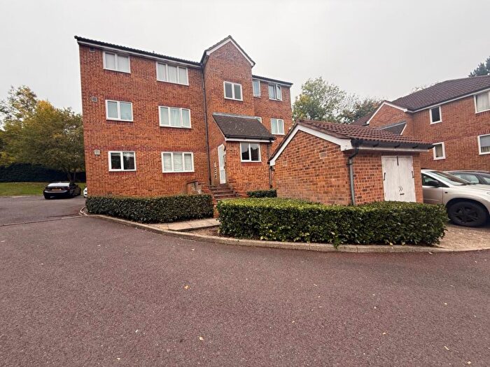 1 Bedroom Flat To Rent In Morton Court, Southgate, N14