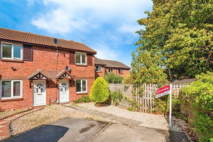 2 Bedroom End Of Terrace House For Sale In Danestone Close, Middleleaze, Swindon, SN5