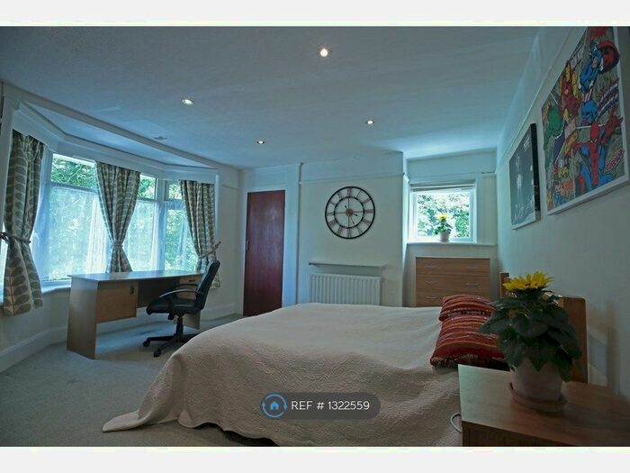 5 Bedroom Semi-Detached House To Rent In Burgess Road, Southampton SO16