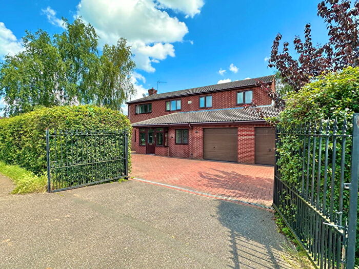 5 Bedroom Detached House For Sale In Cransley Hill, Broughton, NN14