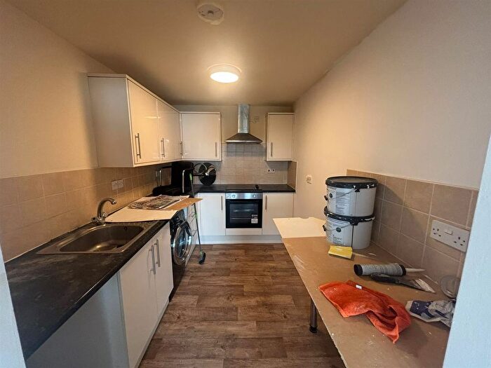 1 Bedroom Flat To Rent In Brunswick Park Road, Wednesbury, WS10