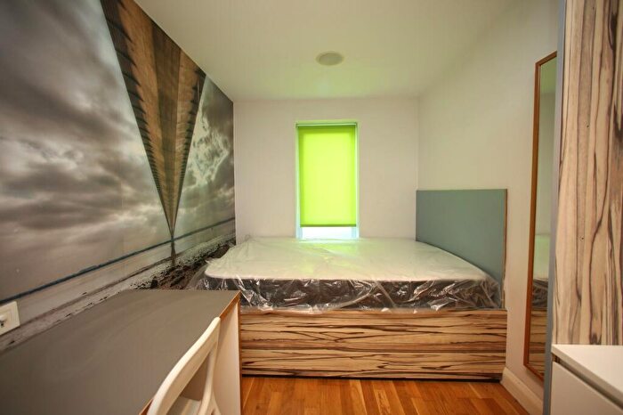 1 Bedroom End Of Terrace House To Rent In Whitegate Road, Newsome, HD4