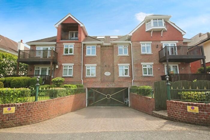 2 Bedroom Apartment For Sale In Penn Hill Avenue, Penn Hill, BH14