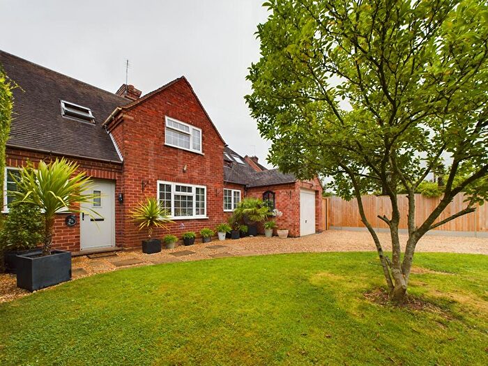 3 Bedroom Semi-Detached House For Sale In Waresley Court Road, Hartlebury, DY11