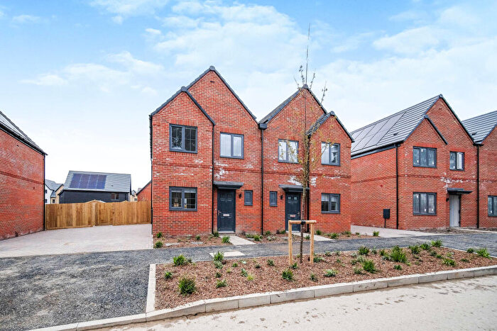 2 Bedroom Semi-Detached House To Rent In Ireland Road, Crowthorne, RG45