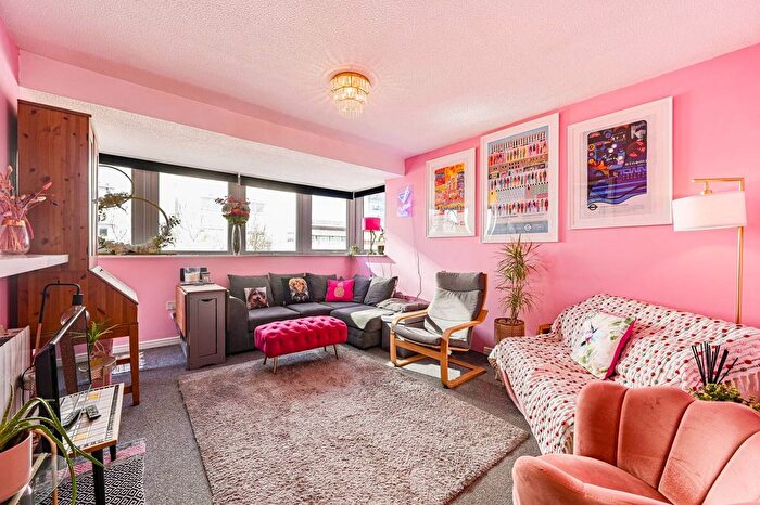 2 Bedroom Flat For Sale In Erebus Drive, Woolwich, London, SE28