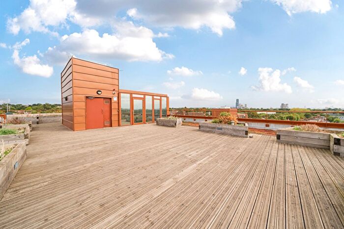 1 Bedroom Flat For Sale In Kenneth Way, London, W5