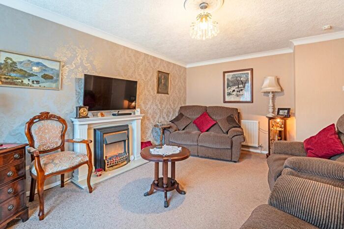 2 Bedroom Semi-Detached Bungalow For Sale In Raewood Avenue, Hawarden, CH5