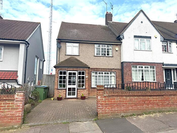 3 Bedroom End Terrace House To Rent In Shooters Hill, London, SE18