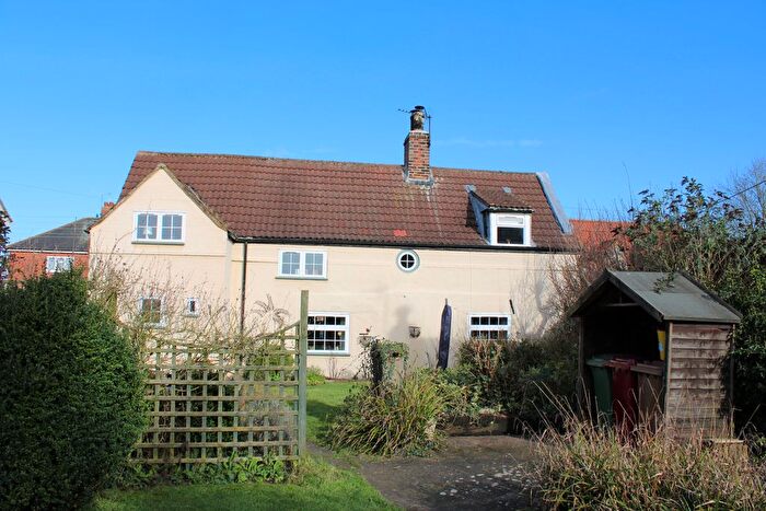 3 Bedroom Cottage For Sale In South Street, Barnetby, DN38