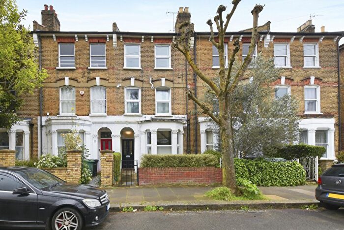 2 Bedroom Flat To Rent In York Rise, Dartmouth Park, NW5
