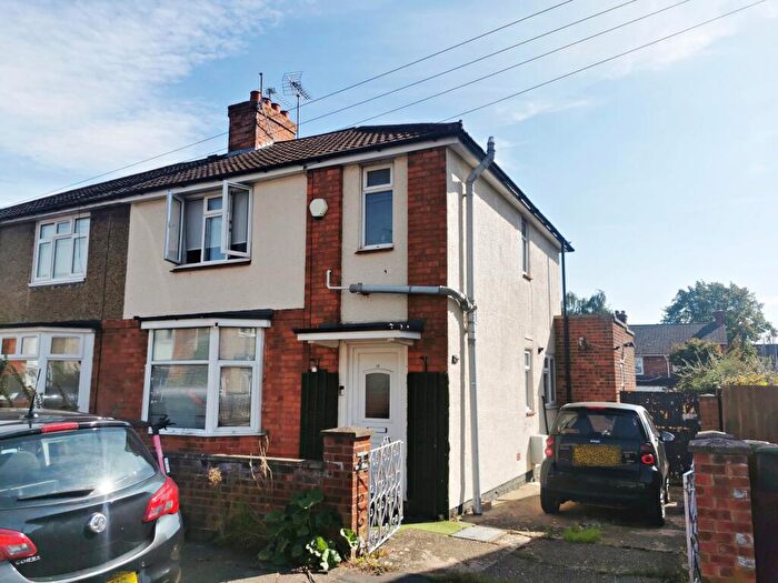 3 Bedroom Semi-Detached House To Rent In Roberts Street, Wellingborough, NN8