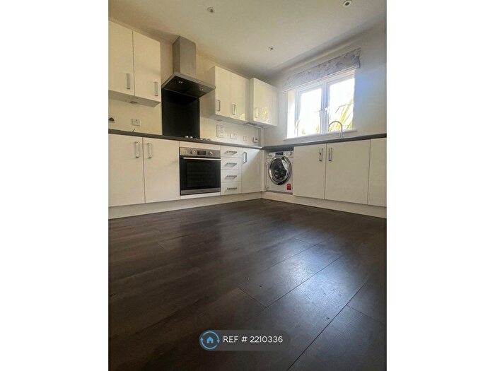 4 Bedroom Terraced House To Rent In Fullingpits Avenue, Maidstone, ME16