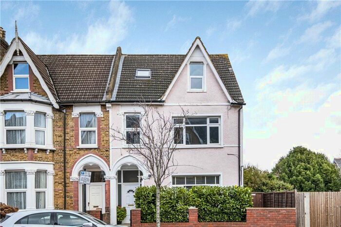 3 Bedroom Semi-Detached House To Rent In Oliver Avenue, South Norwood, London, SE25