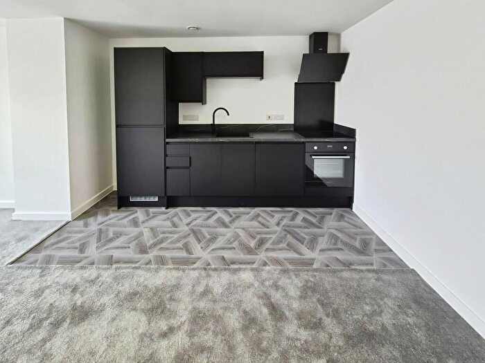 2 Bedroom Flat To Rent In Tower Ramparts, Ipswich, IP1