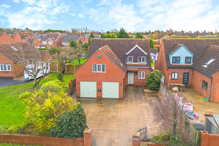 5 Bedroom Detached House For Sale In Selby Road, Eggborough, North Yorkshire, DN14