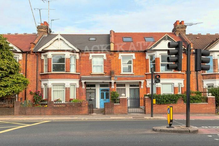 2 Bedroom Flat To Rent In Pavilion Terrace, Wood Lane, London W12