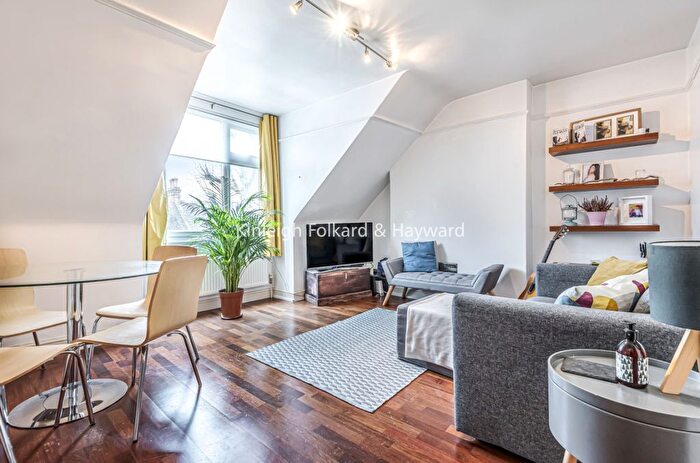 1 Bedroom Flat To Rent In Silver Crescent, Chiswick, London, W4