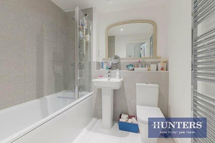 1 Bedroom Flat For Sale In Gunpowder Road, Worcester Park, KT4