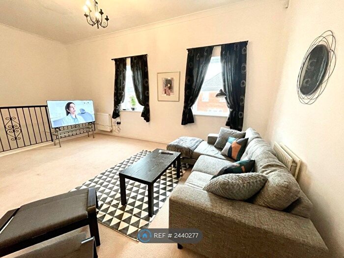 2 Bedroom Flat To Rent In Cavell Drive, Bishop's Stortford, CM23