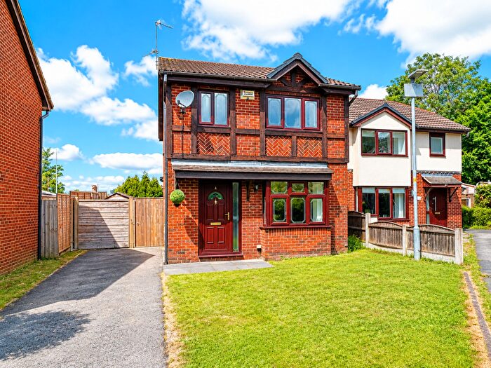3 Bedroom Detached House For Sale In Droxford Grove, Atherton, M46