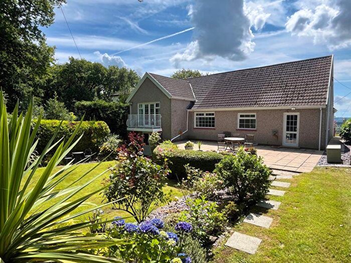 3 Bedroom Detached House For Sale In Chung Su, Erw Hir, Llantrisant, CF72