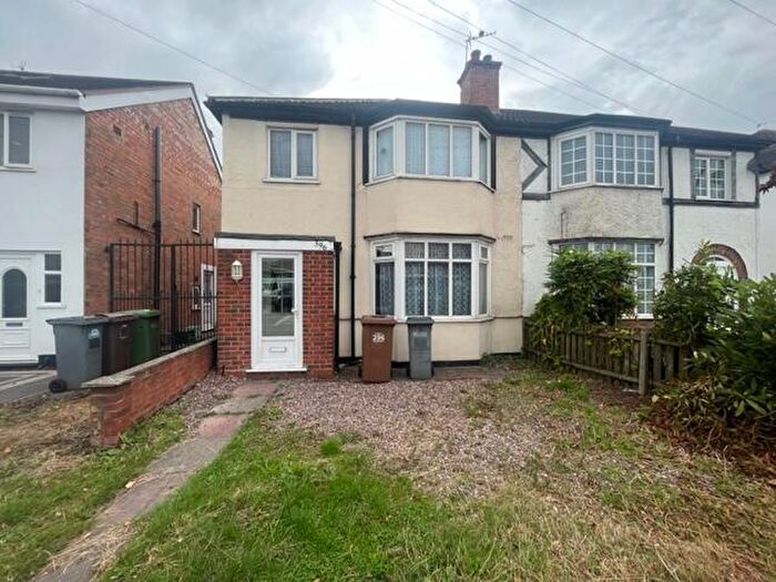 3 Bedroom Semi-Detached House To Rent In Stratford Road, Shirley, Solihull, B90