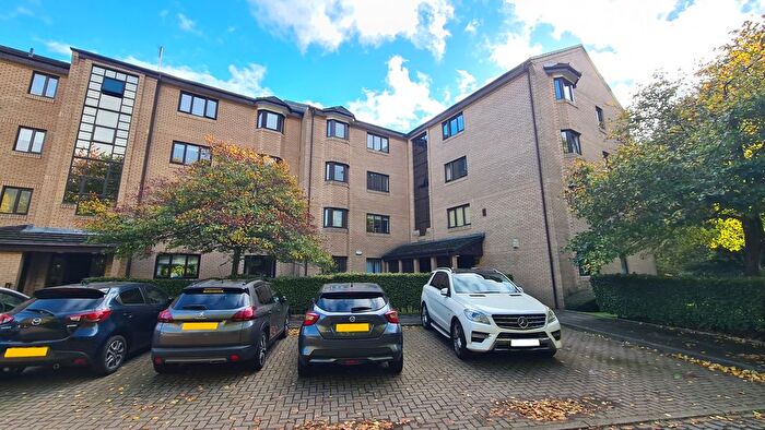 2 Bedroom Flat To Rent In Addison Road, Glasgow, G12