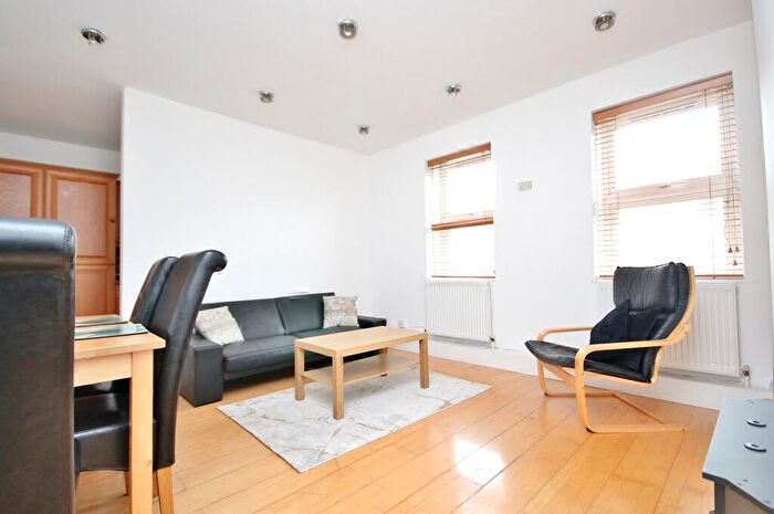 3 Bedroom Apartment To Rent In Germander Way, London, E15