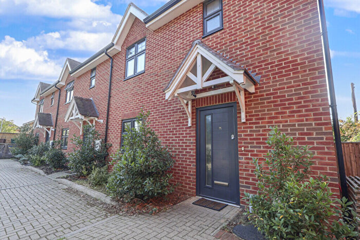3 Bedroom End Of Terrace House For Sale In Vale Road North, Surbiton, KT6