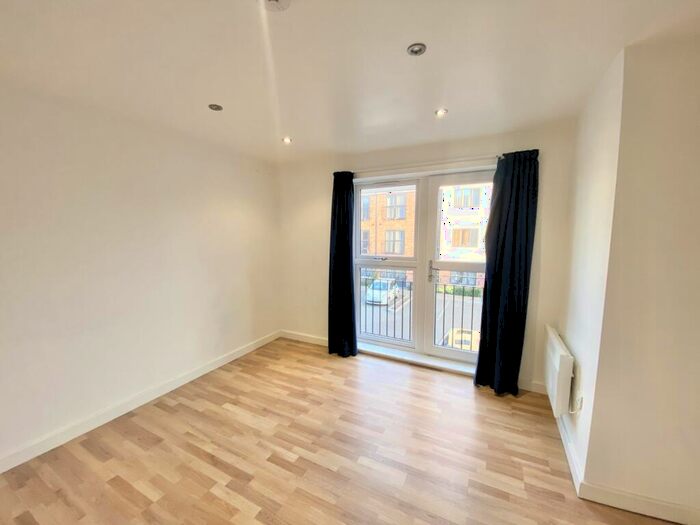 1 Bedroom Apartment To Rent In Markfield Court, Leicester, LE4