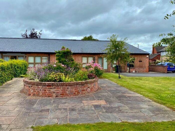 2 Bedroom Barn Conversion For Sale In Kingsland, HR6