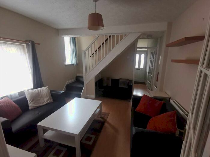 4 Bedroom Property To Rent In Foxhill Road, Reading, RG1