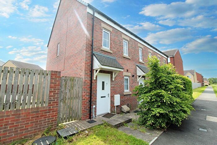 3 Bedroom End Of Terrace House To Rent In Thirwall Way, Blyth, NE24
